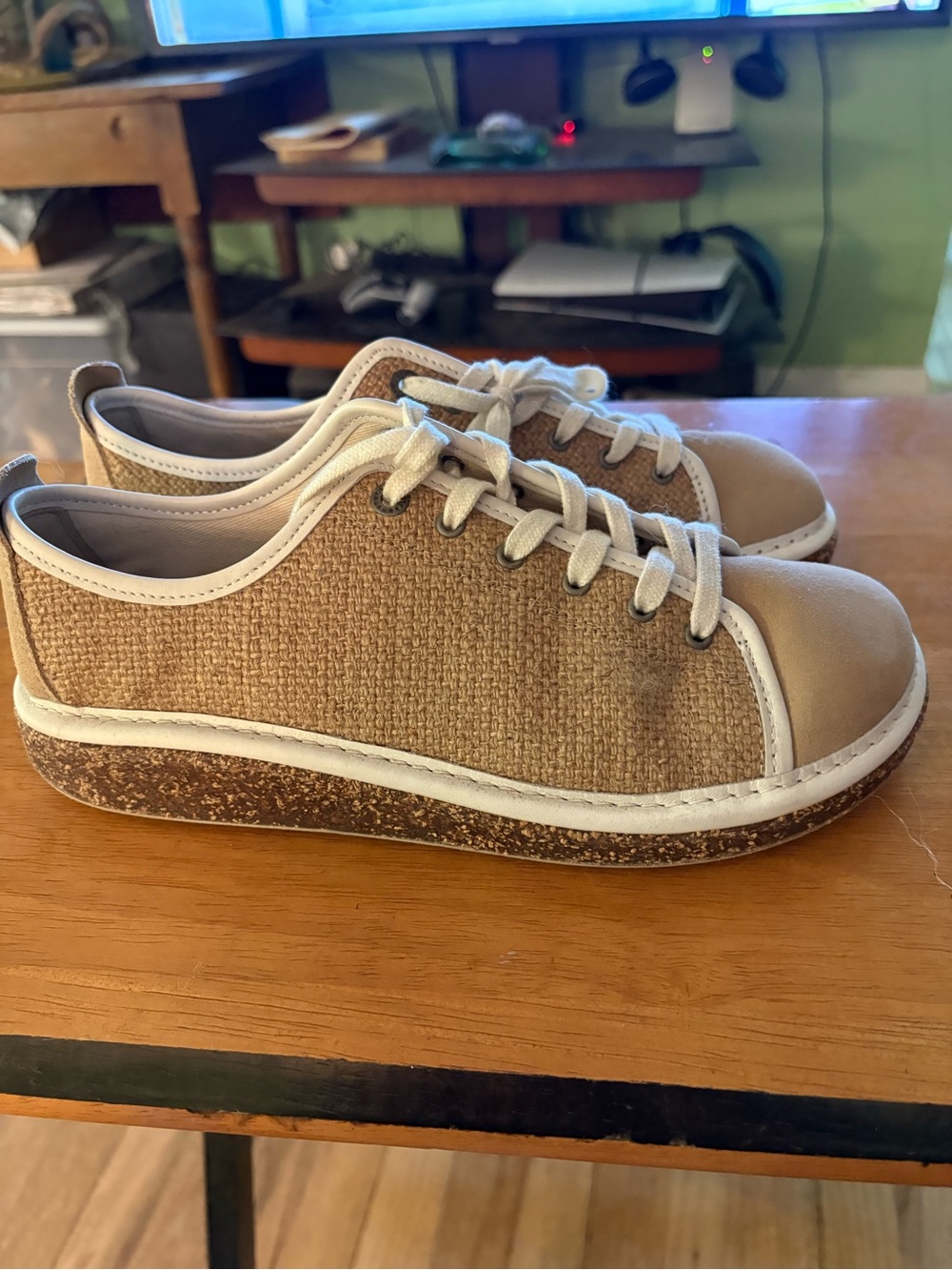 Birkenstock Beige/Tan Low-Top Canvas-Style Sneakers. Never worn size 39